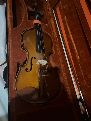 VIOLINO SEMI NOVO - MENOS DE 1 ANO DE USO