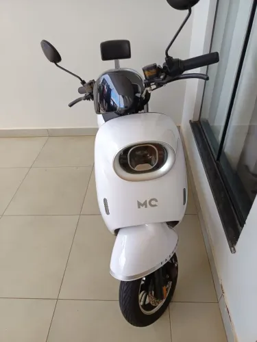 MC MIA Scooter Elétrica.