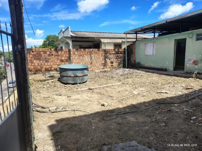 CASA A VENDA NO BAIRRO DE FLORES