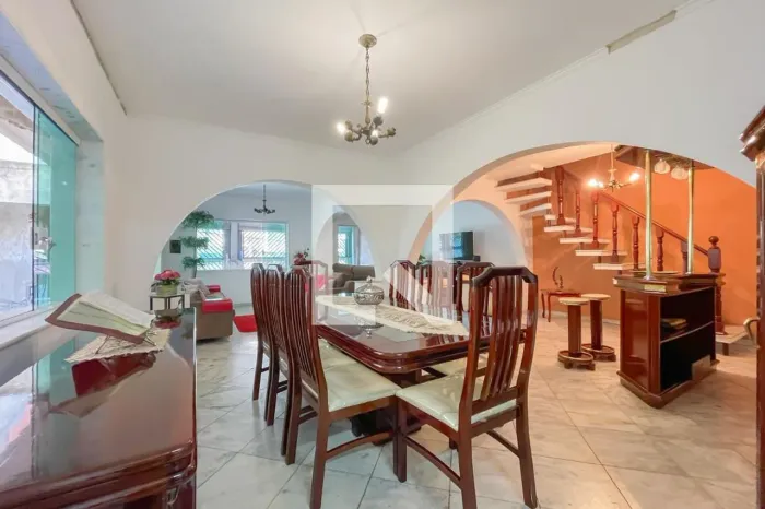Casa à Venda - Bela Vista, 3 Quartos, 331 m2