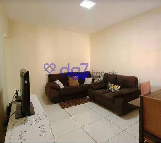 Casa com 2 Dormitórios, sendo 1 Suíte e Edícula nos fundos