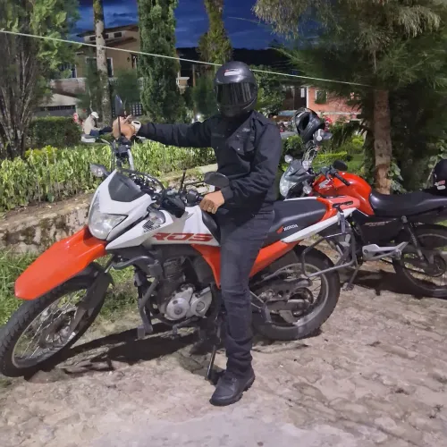 Bros 160> unico dono , facilito no cartão com uma pequena entrada 