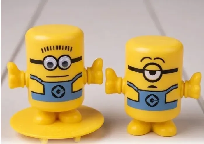 Minions lacta sao os 2 personagens 