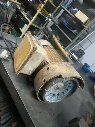 CONJUTO MOTOR MONOFASICO PARA RETIFICAR CORPO DE PROVA PARA CONCRETAGEM
