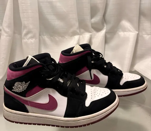 air jordan mid cactus flower