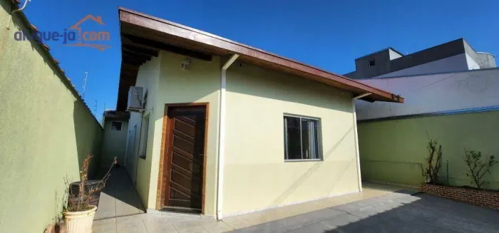 Casa à venda no Residencial Estoril - Taubaté/SP com 120 m²