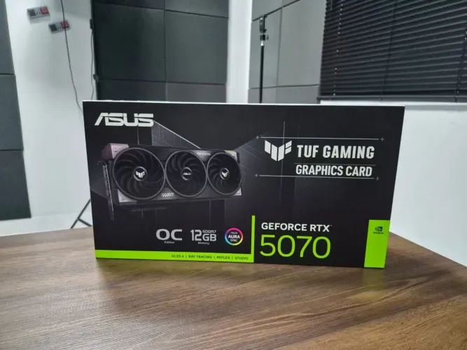 RTX 5070 ASUS TUF IMPECÁVEL