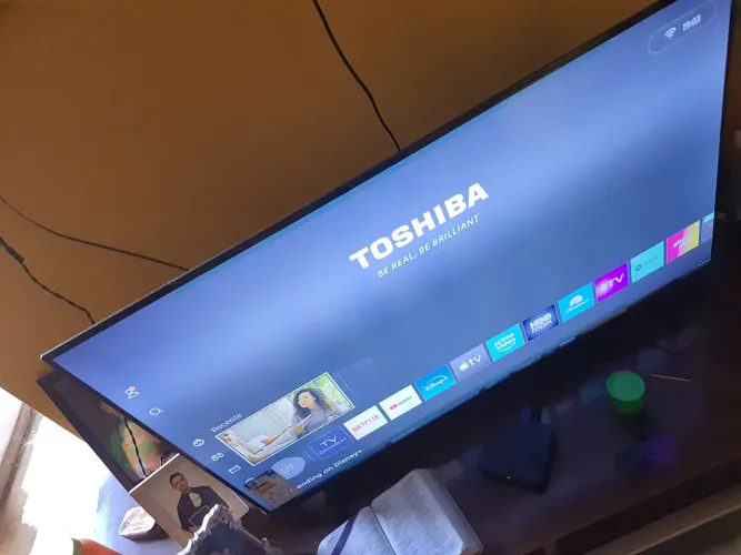 Tv 43 polegadas marca Toshiba