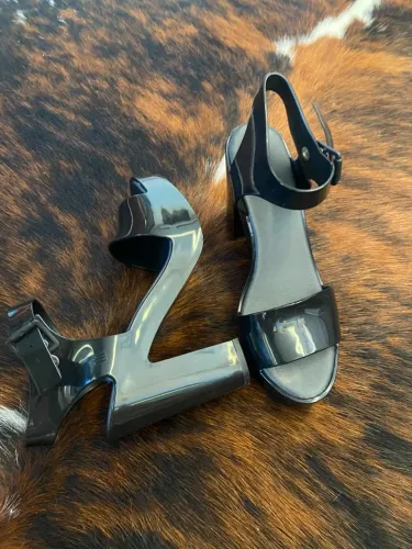 Sandália marca Melissa