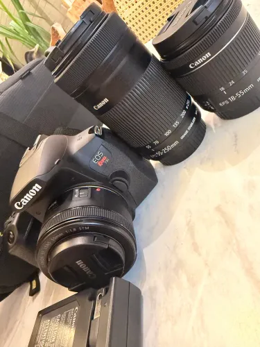 CÂNON T8I + 3 lentes