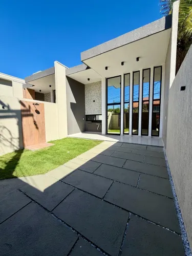 CASA PLANA MODERNA | CONFORTO, SOFISTICAÇÃO E MUITO VERDE AO SEU REDOR
