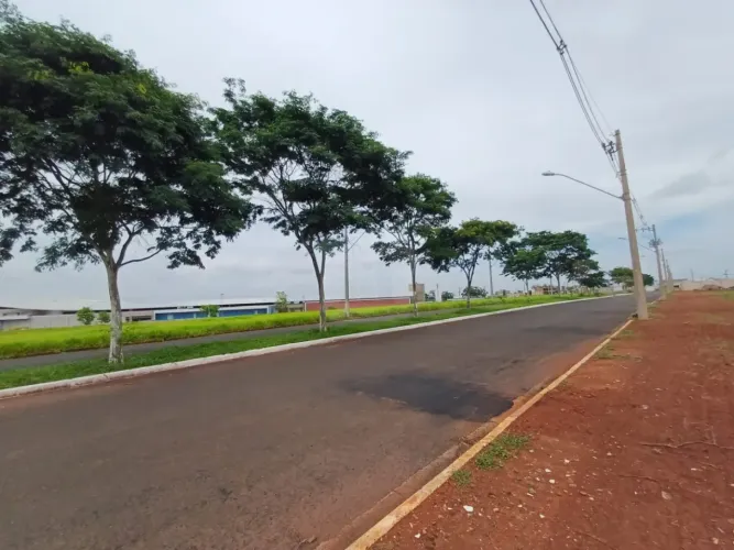 Terreno à venda no bairro Grand Ville.