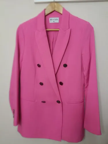 Blazer rosa alongado todo forrado nunca foi usado Tam 40