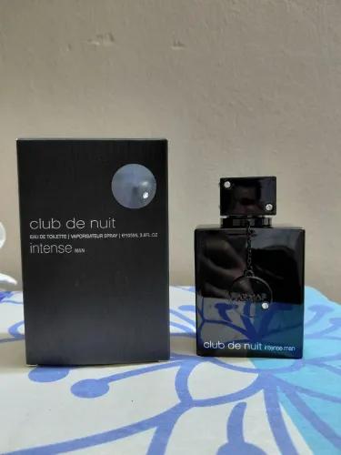 Perfume Club de Nuit intense man de Armaf, usado apenas 2 vezes. Está cheio, 105ml.