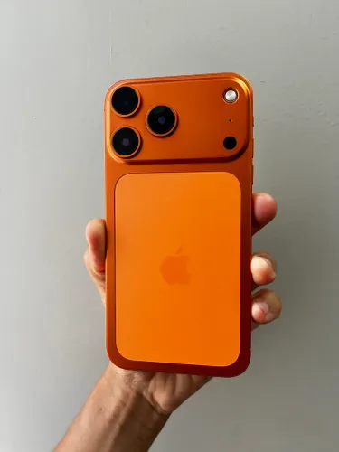 IPHONE XR CARCAÇA DO 17 PRO