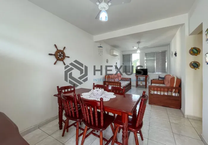 Apartamento a 1 quadra da praia na região da Barra Funda nas Pitangueiras, Guarujá