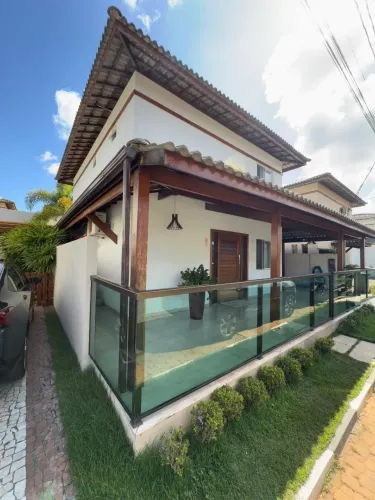 Casa à Venda em Condomínio Fechado Vilas de Abrantes 4 Quartos | 2 Suítes | Recém Reforma