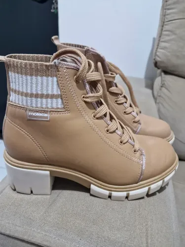 Vendo Bota Moleca (usada poucas vezes)