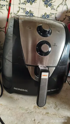 Air fryer 6 litros, semi nova, excelente estado de uso