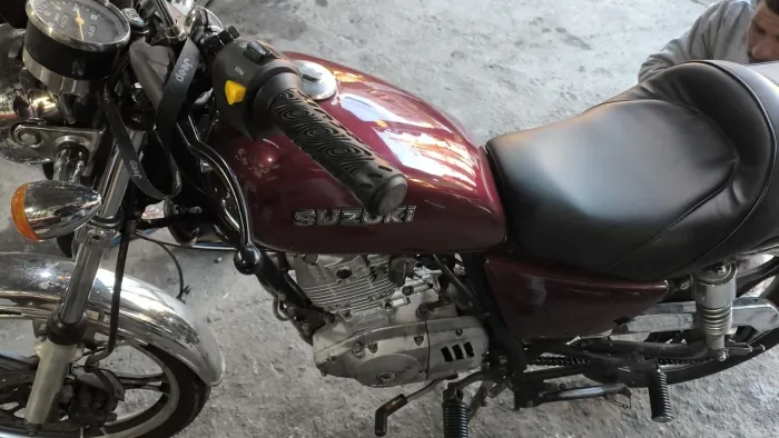 Suzuki Intruder 125 (Upgrade 150cc) + Banco Comfort - Revisada