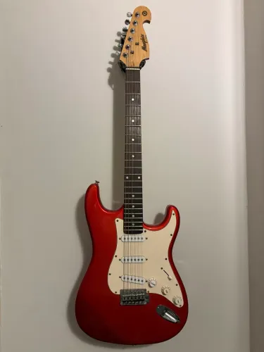 Guitarra Stratocaster Memphis MG32 MR 