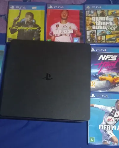 Play 4 ( slim)(+ jogos)pra ir logo...1.500 RS