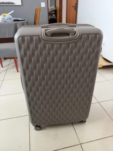 Mala grande 23 kg usado uma única vez!