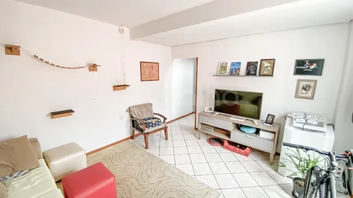 Casa de 253m² com 8 quartos na Trindade