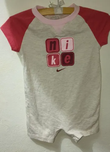 Macacão Nike 6 messes