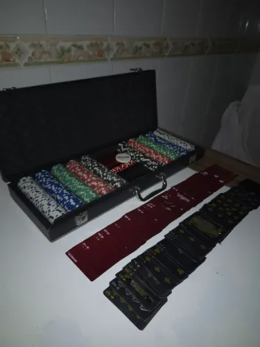 Maleta de Poker Completa Executiva - 500 Fichas, Baralhos e Dados