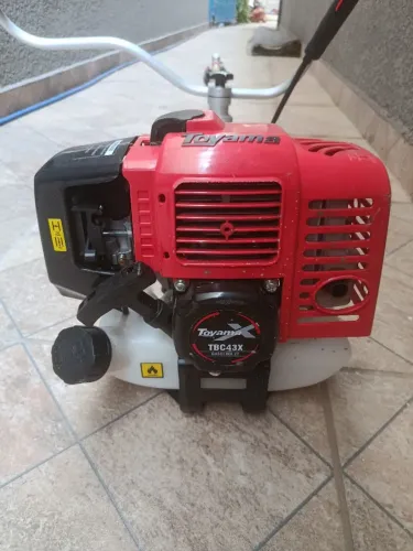 Vendo roçadeira Toyama TBC43x 