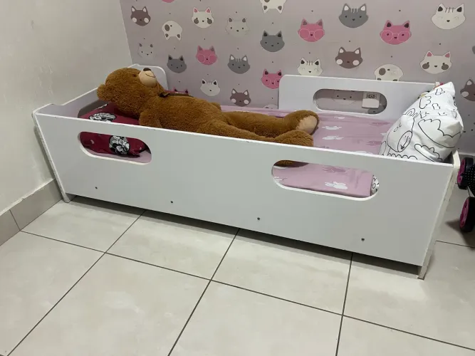 Cama infantil com colchão