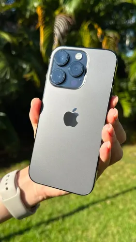 iPhone 15 Pro 256GB Preto - Estado de Novo + Capinhas Premium