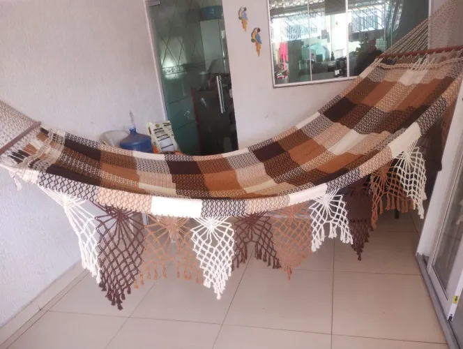 Vendo rede de 2 MT por 1.20 punhos reforçodos , para seu dia de descanso excelente tecido