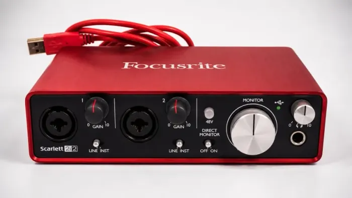 Focusrite Scarlett 2i2 2nd Gen Interface De Áudio 2 Geração
