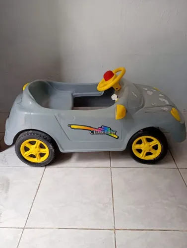 Carrinho com pedal para crianças de 2 a 5 anos