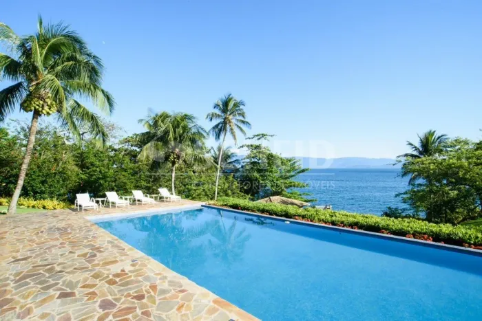Ilhabela/PACOIBA: Viva o luxo à beira-mar em 8.500m² com pier privativo, pista de pouso ?