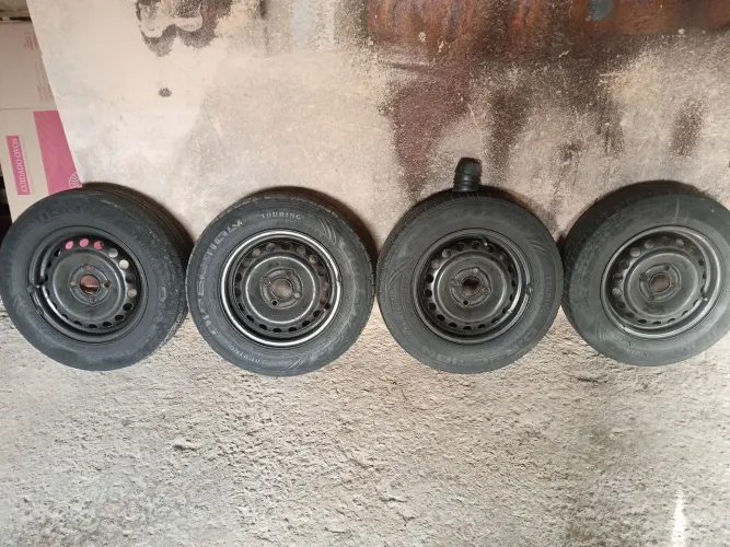 Rodas aro 13 GM original com pneus.