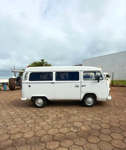 Volkswagen Kombi Lotação 1.4 MI Total Flex 8V 2009