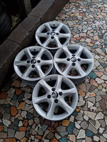 Jogo de rodas de liga leve aro 14/4 furos modelo Toyota Corolla e outros 