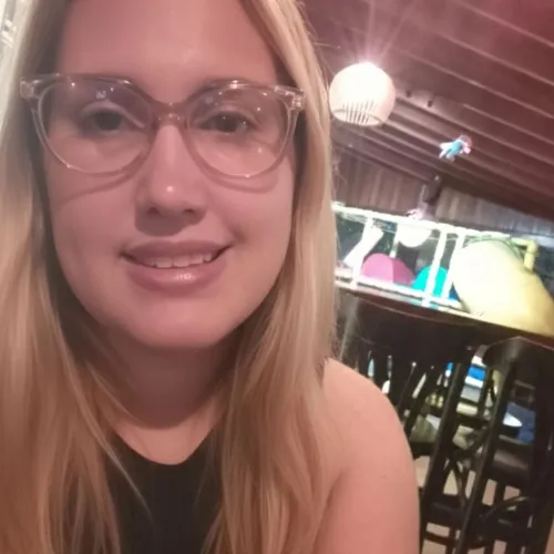 Babá e cuidadora