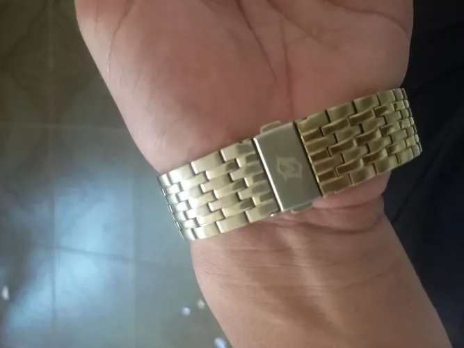 Relógio magnum original funcionando perfeitamente todos os pedaços da pulseira 90 reais