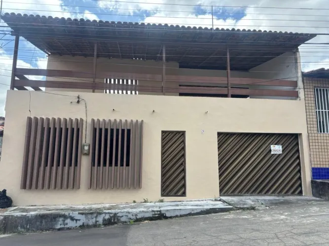VENDA Casa com 200 m² NO IPASE DE CIMA |3 quartos sendo 1 suíte