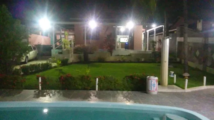 Casa em Guarajuba com 5/4 e piscina.
