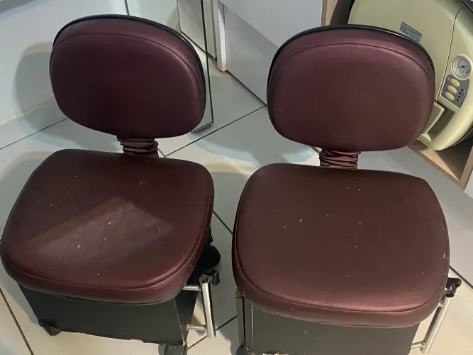 VENDO CADEIRA DE MANICURE 100 cada