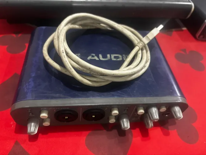 Vendo ou troco Placa de áudio M-Audio Fast Track 2 entradas e 4 saídas - 500,00