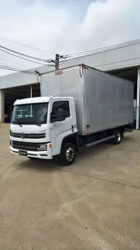 VW Delivery 11.180 - 2025 - Baú