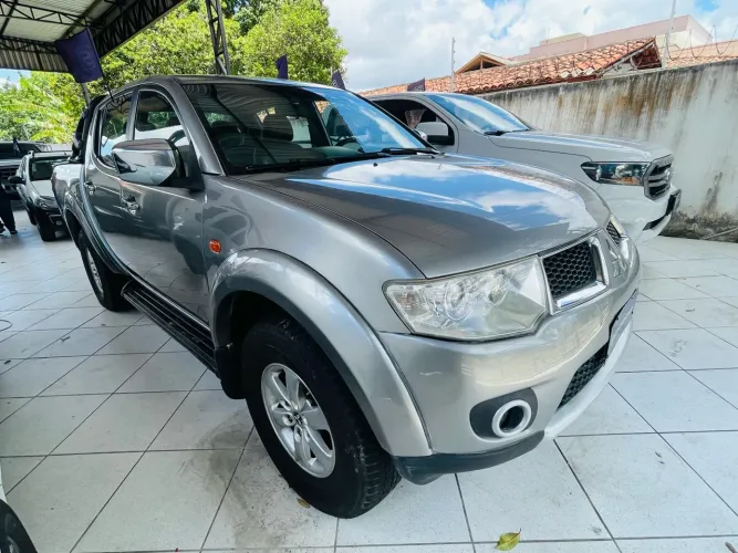 Mitsubishi L200 Triton HPE 3.2 CD TB Int.diesel AUT 2013