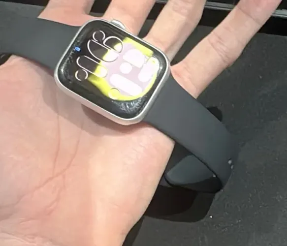 Apple Watch Series 8 45mm GPS - Alumínio Estelar