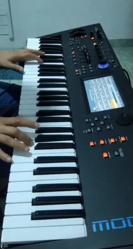 Yamaha Modx6 plus